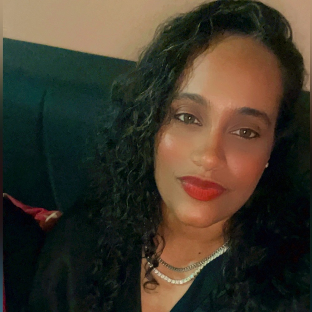 Meet your Posher, Carlina